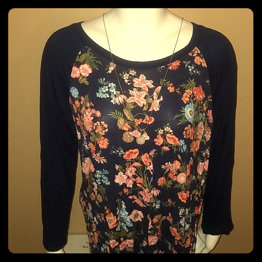 Absolutely famous floral raglan baseball tee